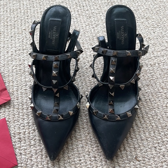 VALENTINO Rockstud T-Strap Pump - great condition - Picture 2 of 4